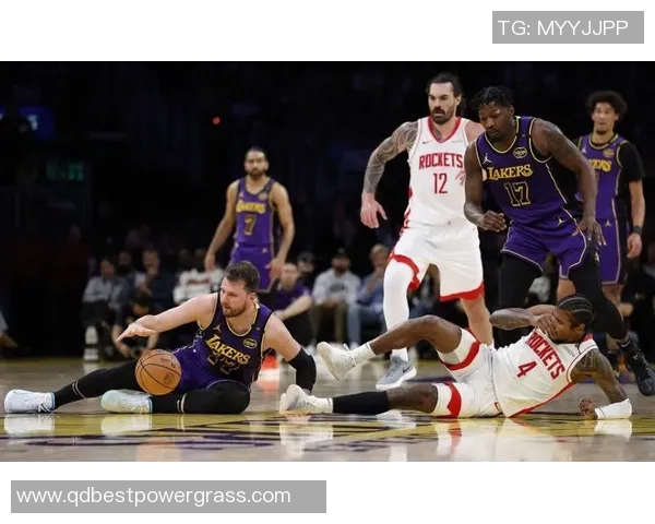 湖人火箭激战第三节精彩回顾与关键时刻分析